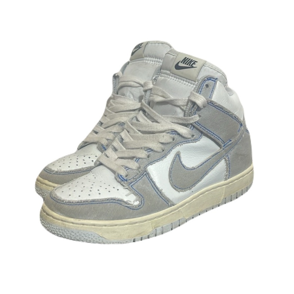 Nike Dunks Hi-Top Sneakers in White and Soft Denim Blue, size 5